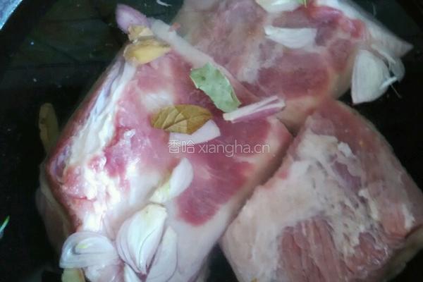 蒜泥五花肉的做法图解1