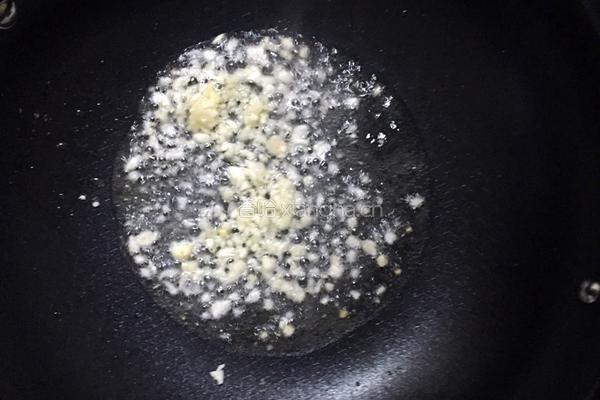 剁椒鱼头的做法图解5