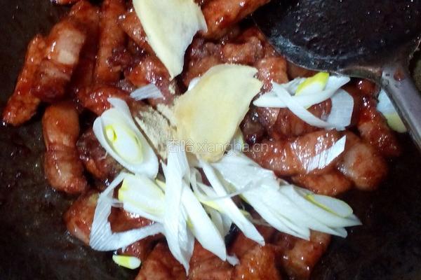 腐乳杏鲍菇红烧肉的做法图解5