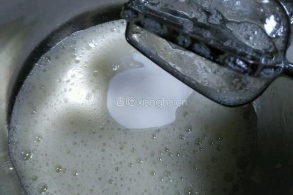 8寸鲜橙汁戚风蛋糕的做法图解3