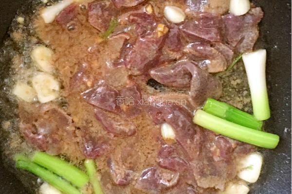 双椒炒猪肝的做法图解3