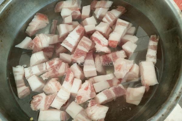 红烧肉《甜辣口》的做法图解1