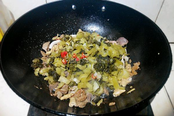 炒酸菜鸡杂的做法图解8