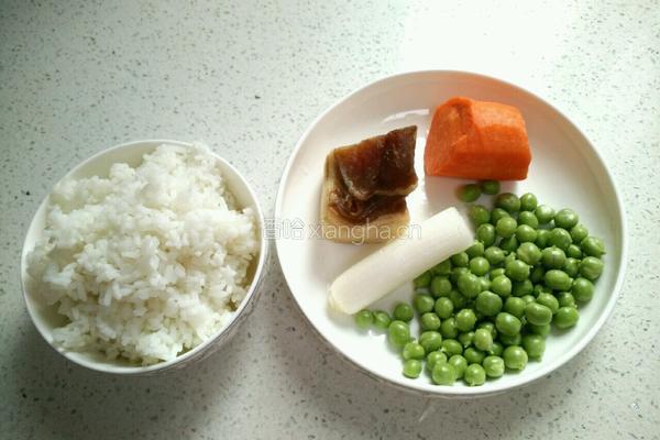 腊味炒饭的做法图解1