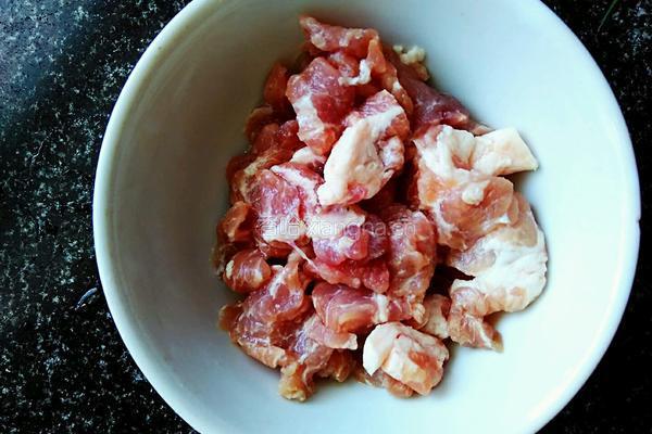 菌菇肉片汤的做法图解2