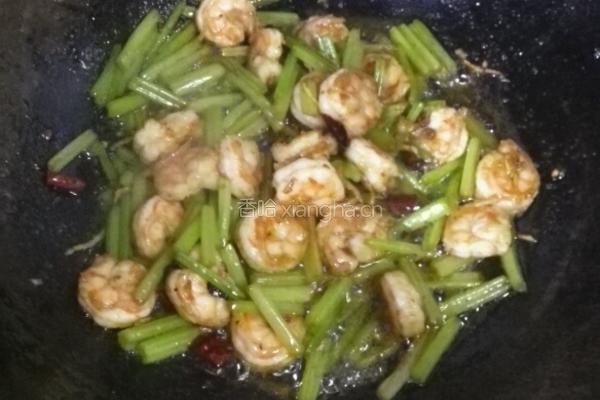 香辣芹菜炒虾仁的做法图解7