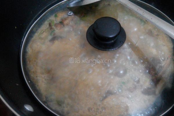 蘑菇炖排骨的做法图解11