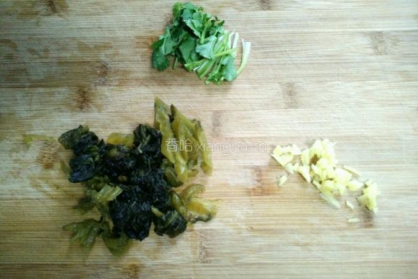 酸菜煮粉丝的做法图解2