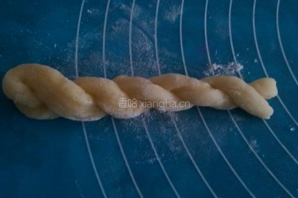 葱香糖霜麻花的做法图解5