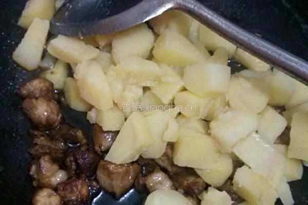 土豆焖排骨的做法图解12