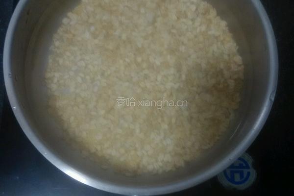 香蕉燕麦粥的做法图解1