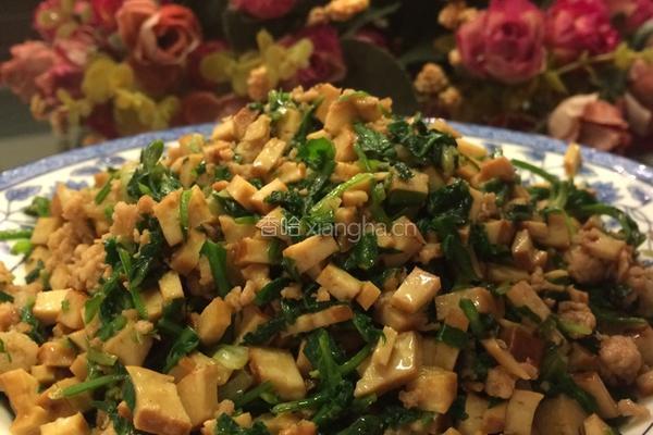 荠菜肉沫香干丁