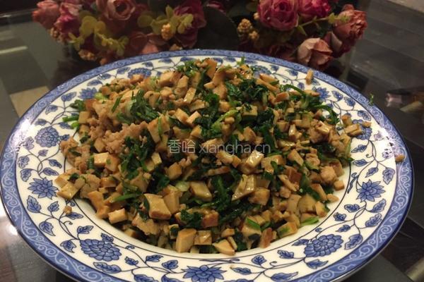 荠菜肉沫香干丁的做法图解7