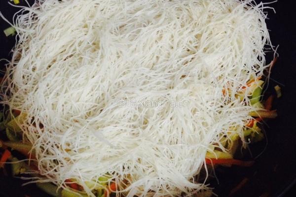 蔬菜炒粉干的做法图解8
