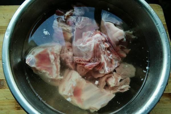火锅料炖羊肉的做法图解1