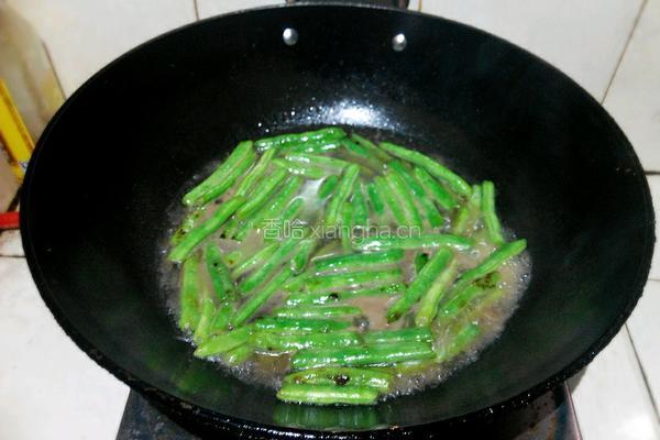 四季豆烧猪肉的做法图解9