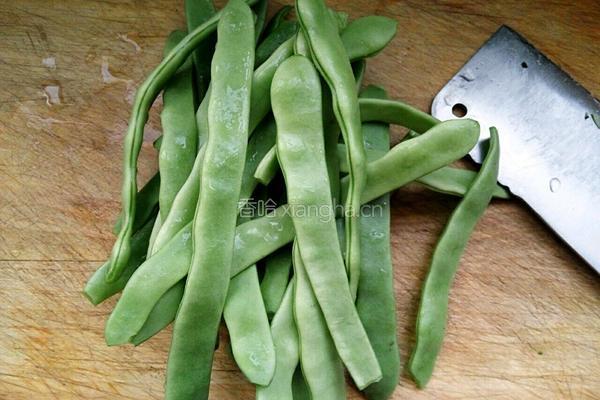 牛肉豆角丝的做法图解1
