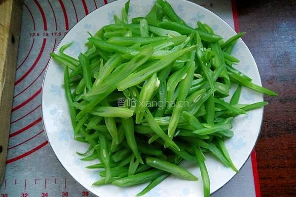 牛肉豆角丝的做法图解4