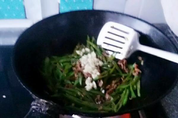 牛肉豆角丝的做法图解7