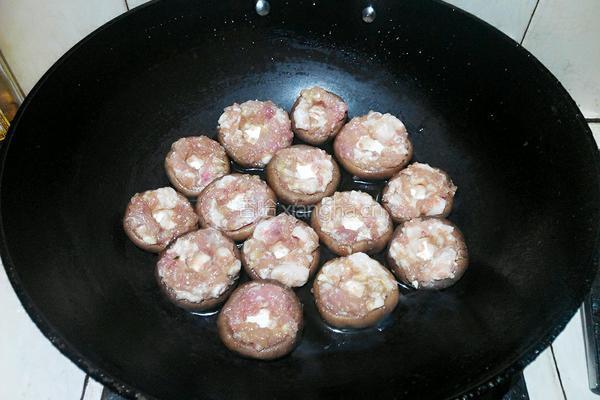猪肉鹌鹑蛋酿香菇的做法图解10