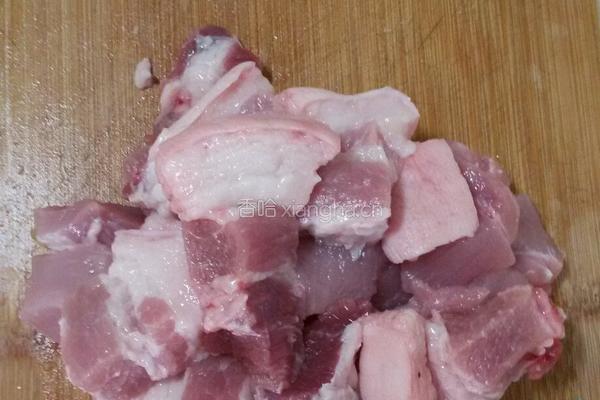 红烧肉炖豆泡的做法图解3