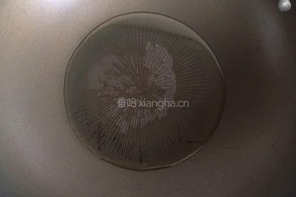 西芹木耳炒腐竹的做法图解5