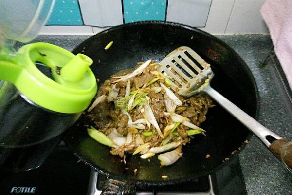 大葱爆牛肉的做法图解7