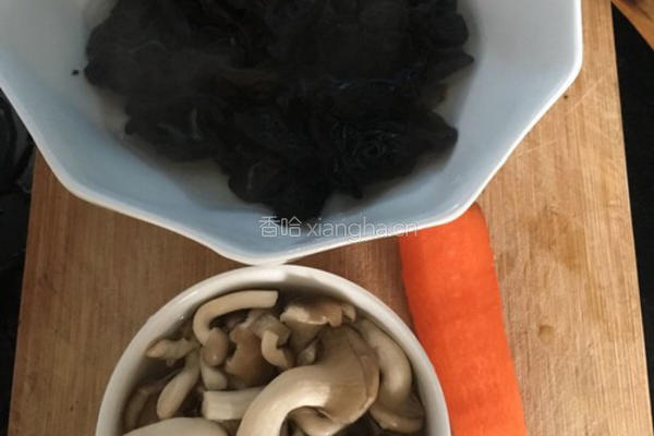 猪脚菌菇汤的做法图解10