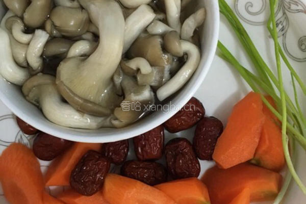 猪脚菌菇汤的做法图解11