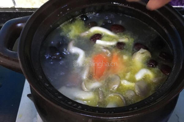 猪脚菌菇汤的做法图解15