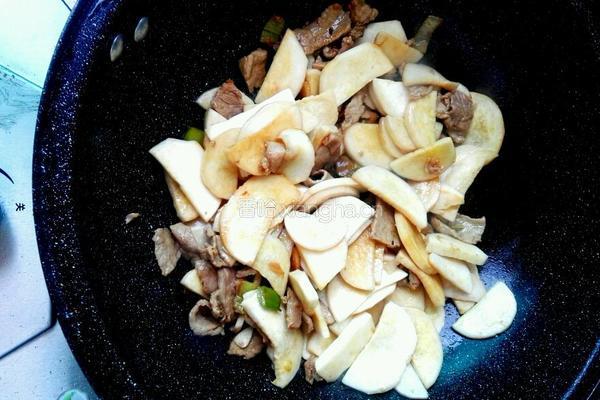 杏鲍菇土豆片的做法图解5