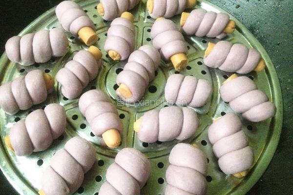 紫薯火腿肠花卷的做法图解13