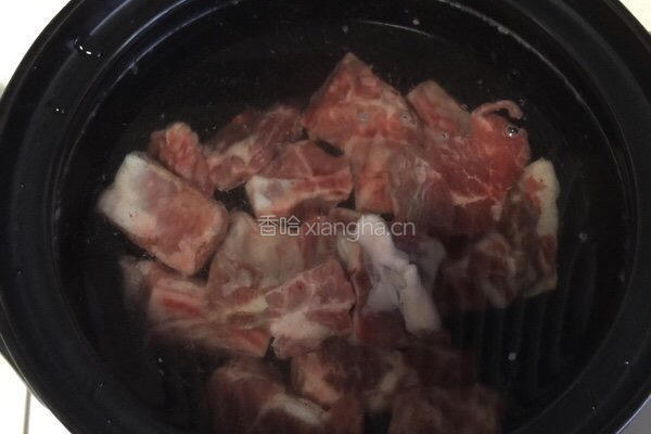山药玉米排骨汤的做法图解4