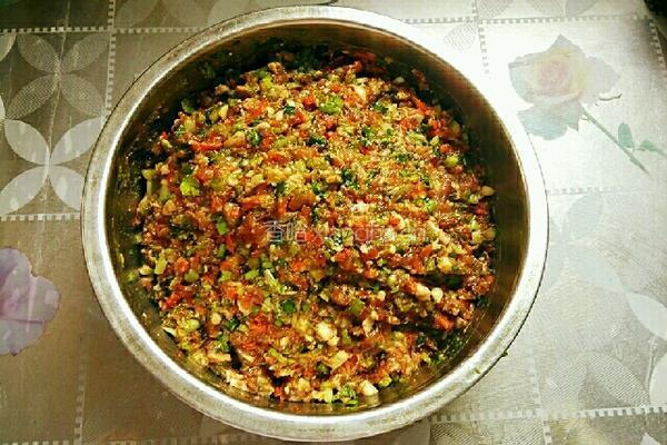 煎饺(胡萝卜芹菜猪肉馅)的做法图解10
