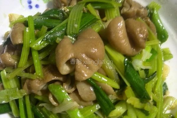 芹菜蒜苗炒大肠的做法图解7