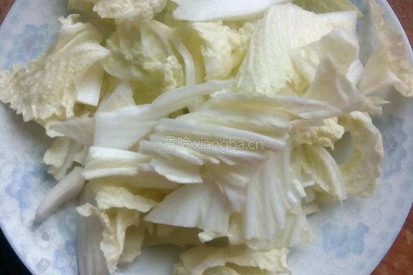 白菜炒木耳的做法图解2