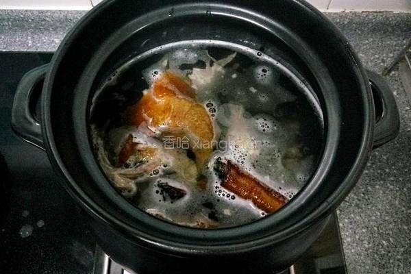 奶白煲鸭汤的做法图解2