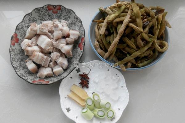 红烧肉炖干豆角的做法图解3