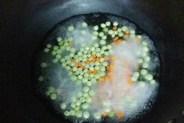 炒玉米粒的做法图解3