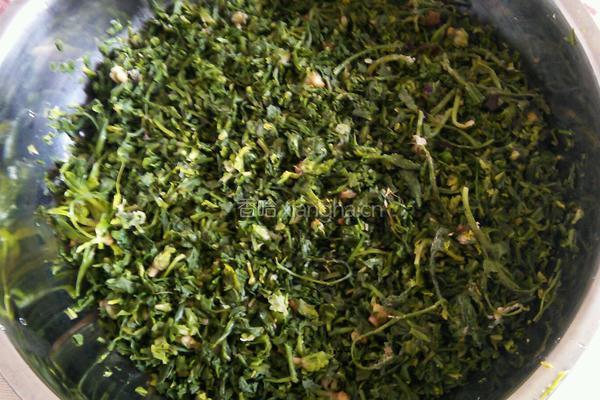 荠菜虾仁饺的做法图解1