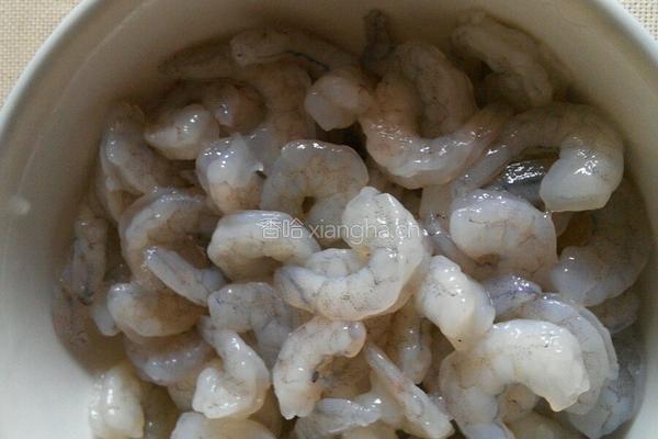 荠菜虾仁饺的做法图解2