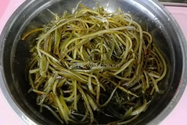 土豆拌海带丝的做法图解2