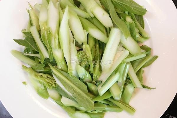 清炒白菜心的做法图解2