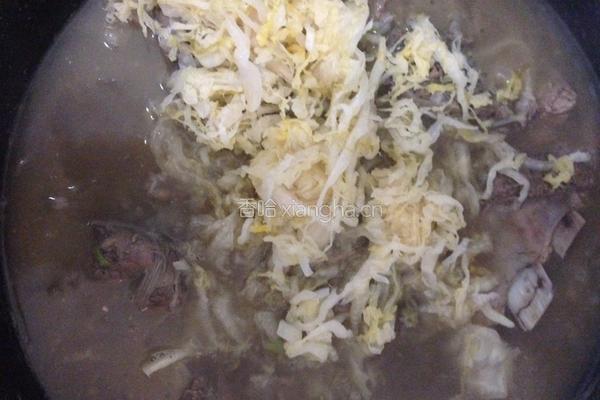 酸菜炖排骨的做法图解8