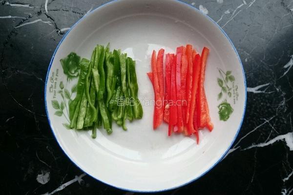 韭黄炒肉丝的做法图解3