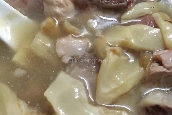 花胶炖排骨和党参的做法图解3