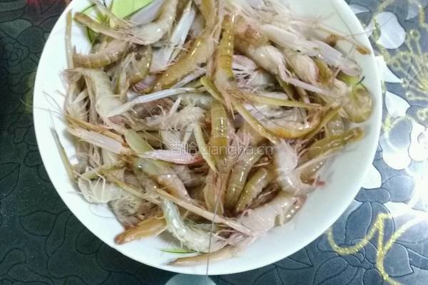 干炸河虾的做法图解1