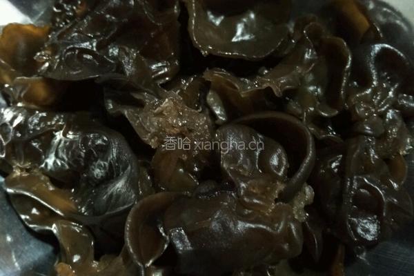 剁椒蒸双鲜的做法图解2