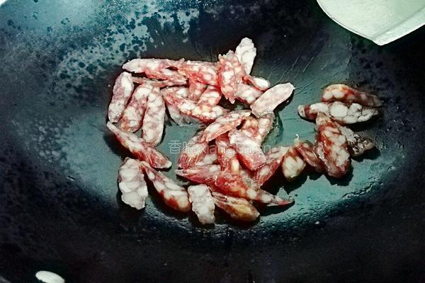 腊肠炒芥兰的做法图解5