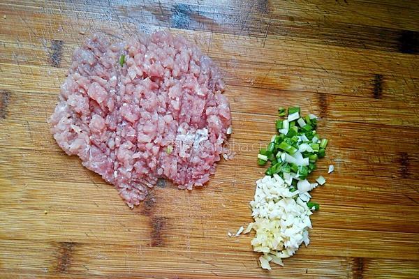 肉沫炝金针的做法图解2